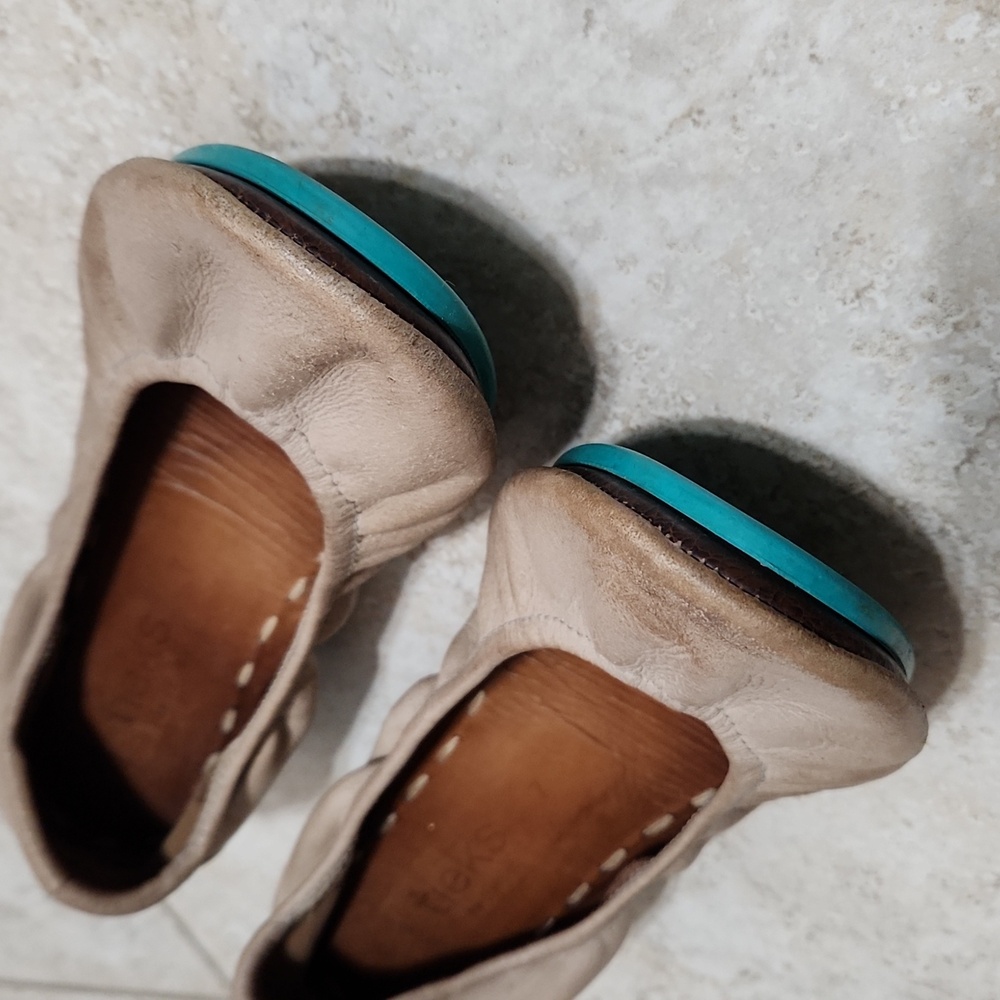 TIEKS flats Size 7 - Picture 2 of 10